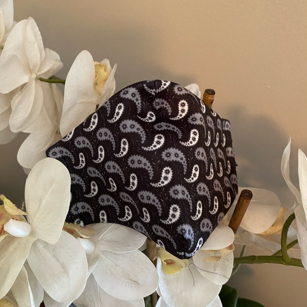 🆑 Ying Yang Paisley Face Mask 😷 - Picture 2 of 10